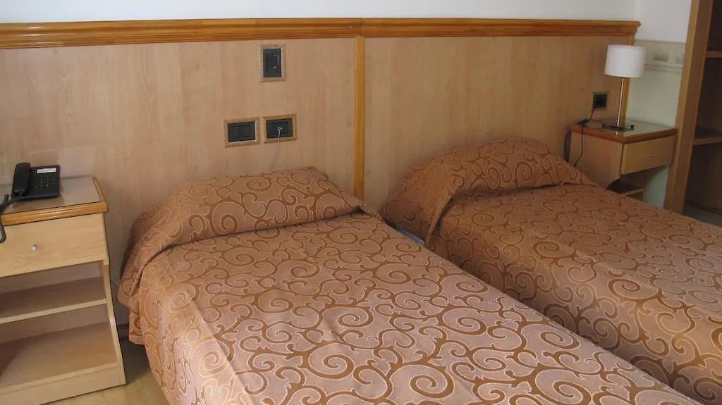 Habitación doble con dos camas individuales separadas